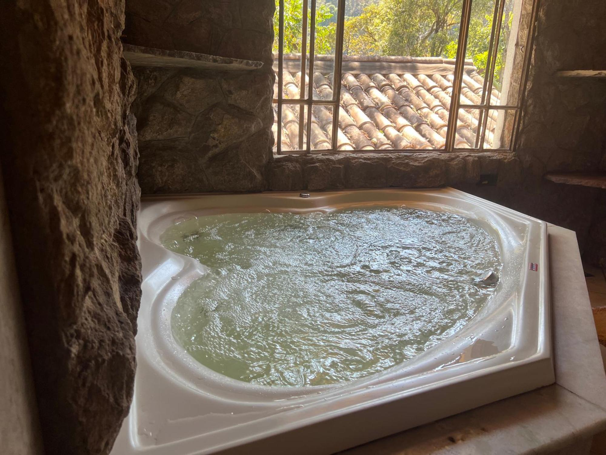 Alojamento de Turismo Selvagem Lua Bonita *